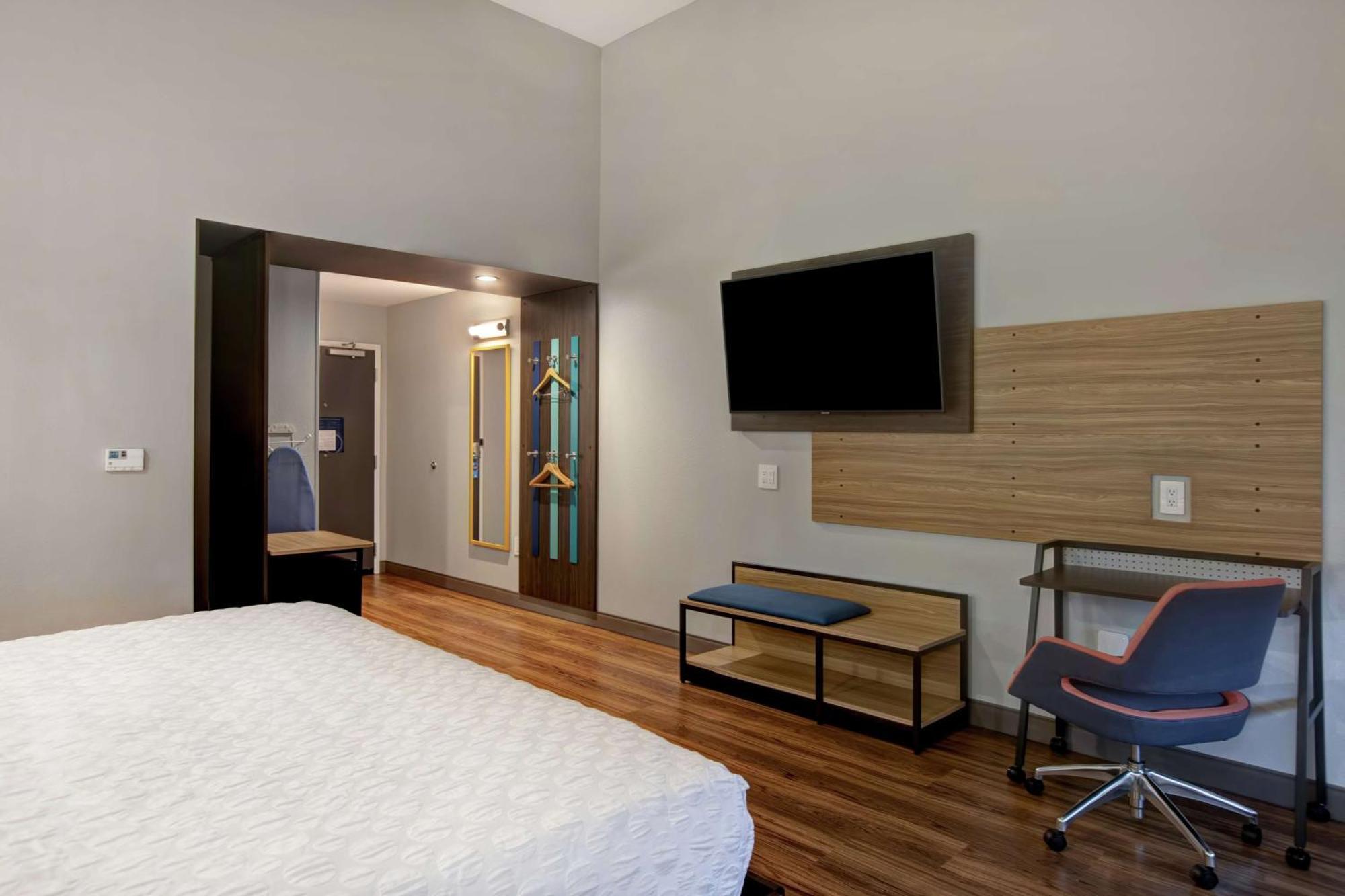 Tru By Hilton Hotel 3*